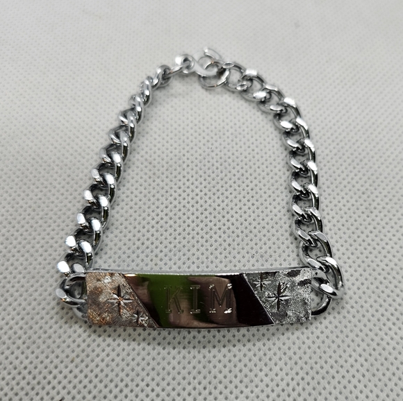 "Kim" Vintage Silvertone Fashion Bracelet - Picture 3 of 7